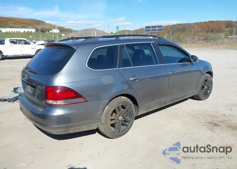 2011 Volkswagen Jetta Sportwagen 2.0L Tdi z USA, uszkodzony, nr VIN 3VWPL7AJ0BM647405